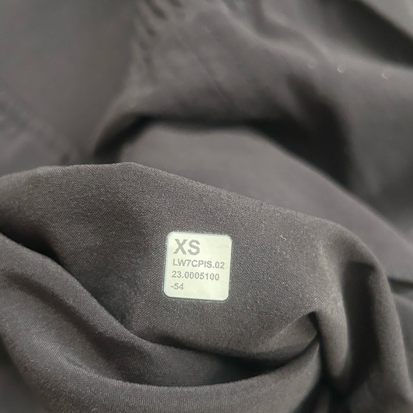 Lululemon Stretch Woven Relaxed-Fit High-Rise Short 4" - Picture 3 of 4